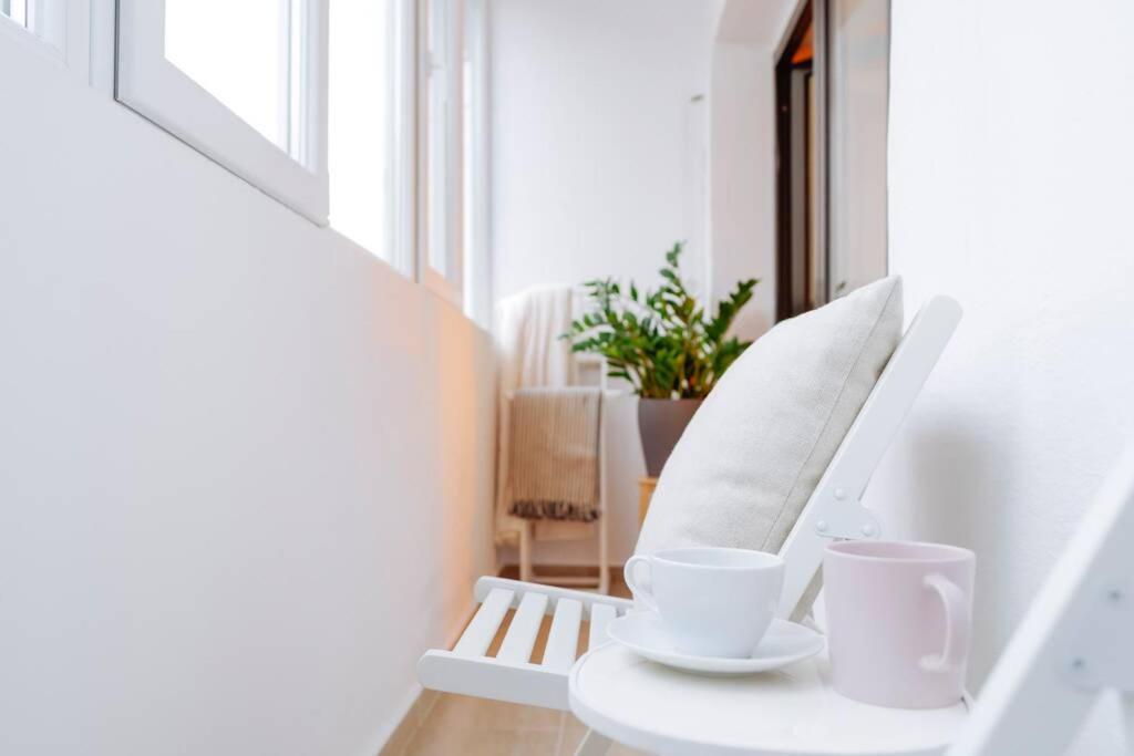 Elegant Vibes Apartment Next To Obor Market Бухарест Екстер'єр фото