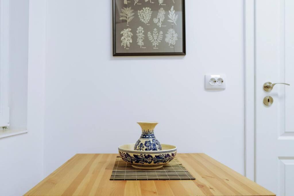 Elegant Vibes Apartment Next To Obor Market Бухарест Екстер'єр фото