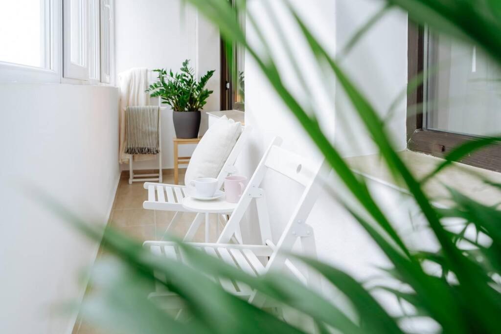 Elegant Vibes Apartment Next To Obor Market Бухарест Екстер'єр фото
